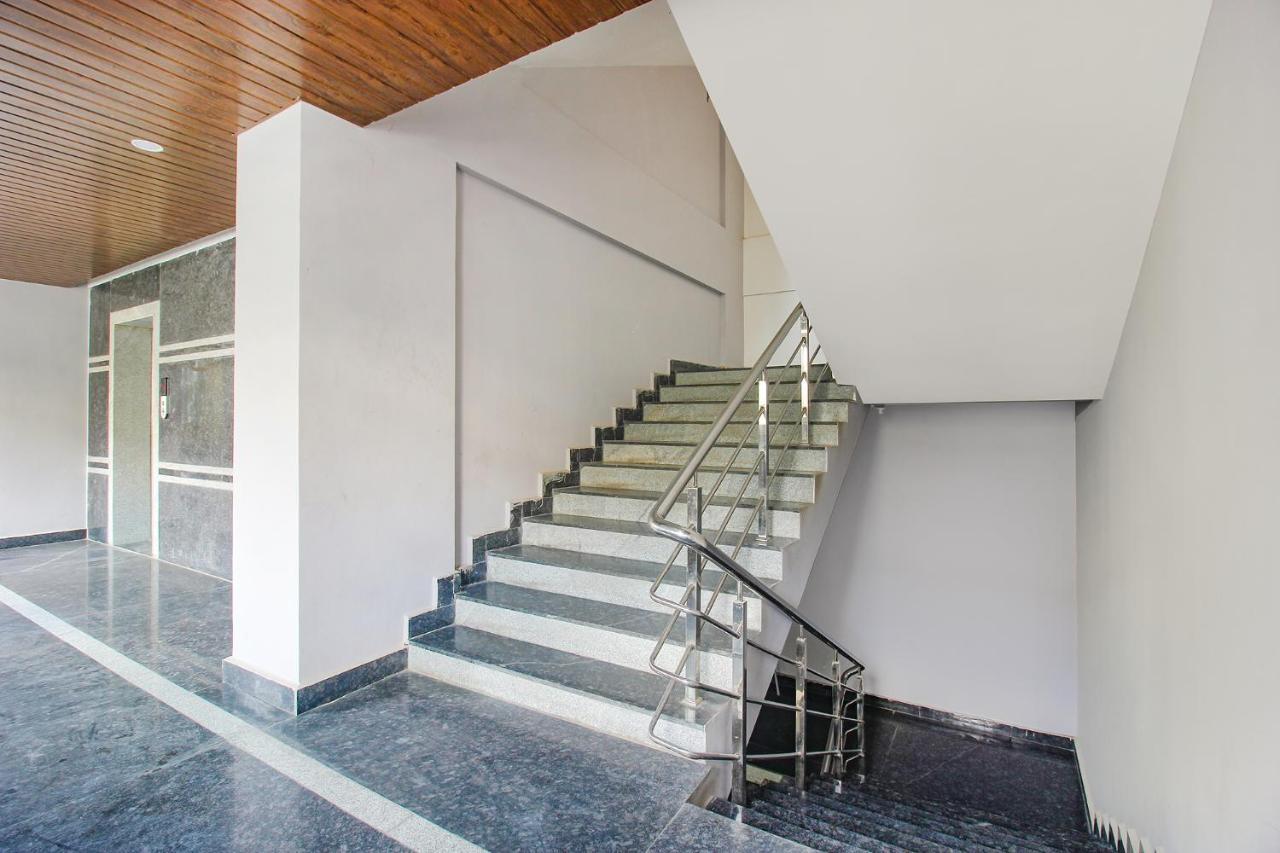 Fabhotel Ssr Fern Suites - 100M From Gsm Mall Madeenaguda Lingampalli Exteriér fotografie