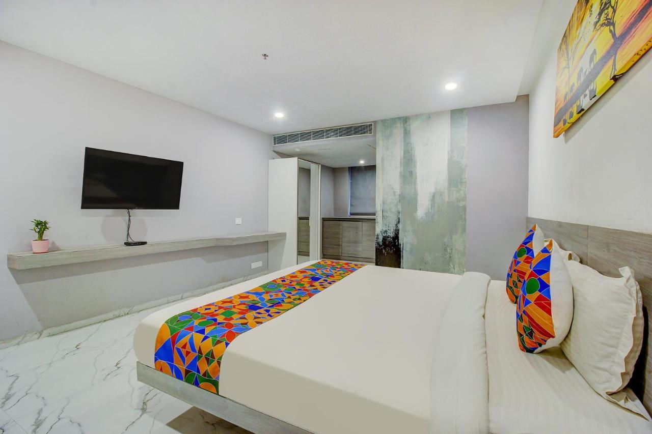 Fabhotel Ssr Fern Suites - 100M From Gsm Mall Madeenaguda Lingampalli Exteriér fotografie