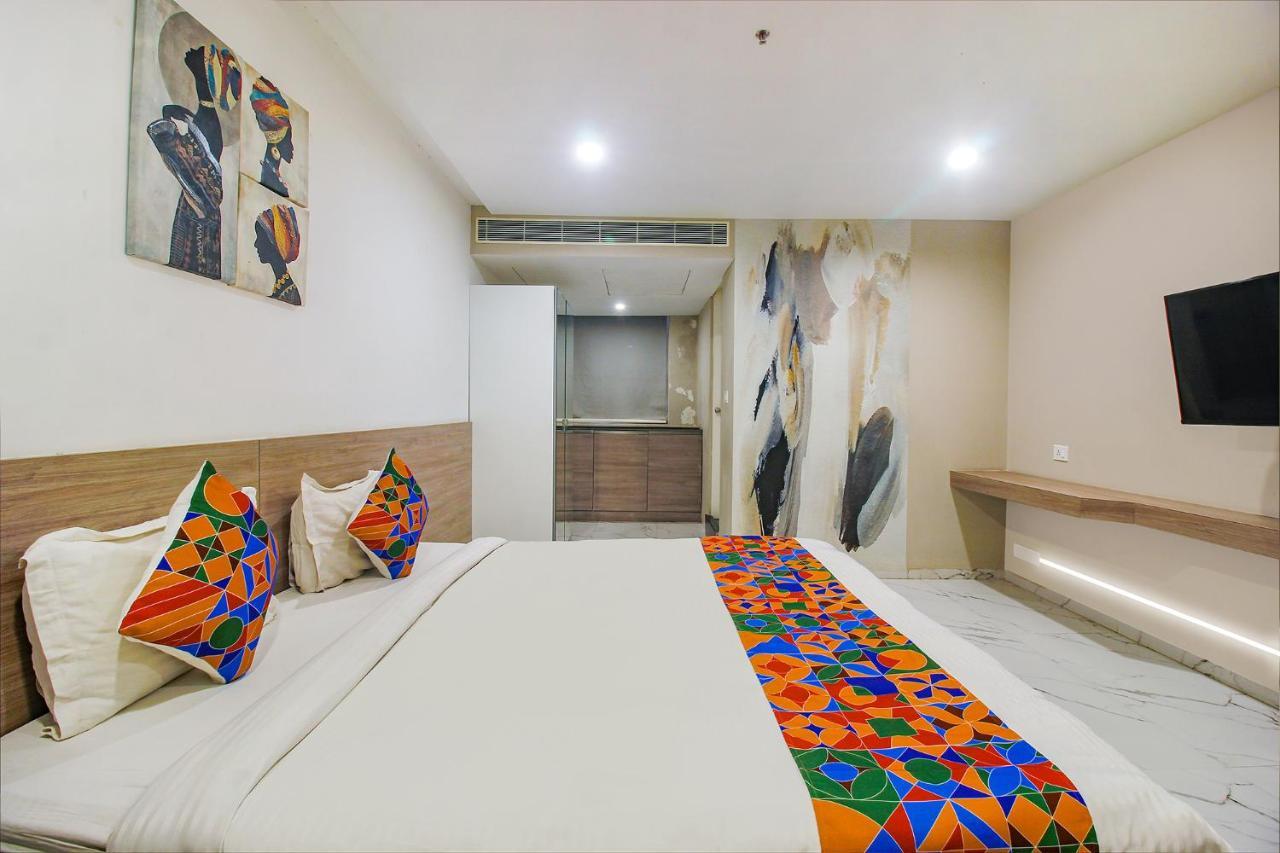 Fabhotel Ssr Fern Suites - 100M From Gsm Mall Madeenaguda Lingampalli Exteriér fotografie