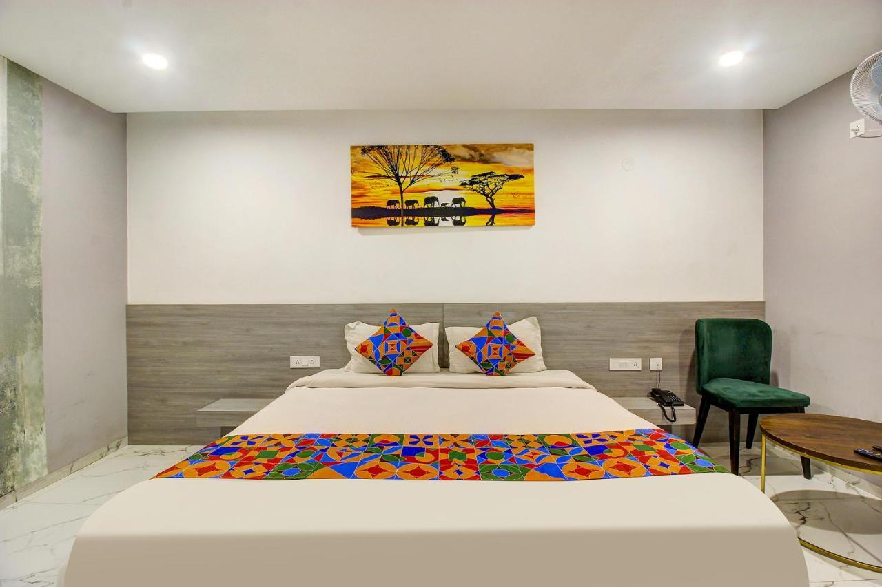 Fabhotel Ssr Fern Suites - 100M From Gsm Mall Madeenaguda Lingampalli Exteriér fotografie