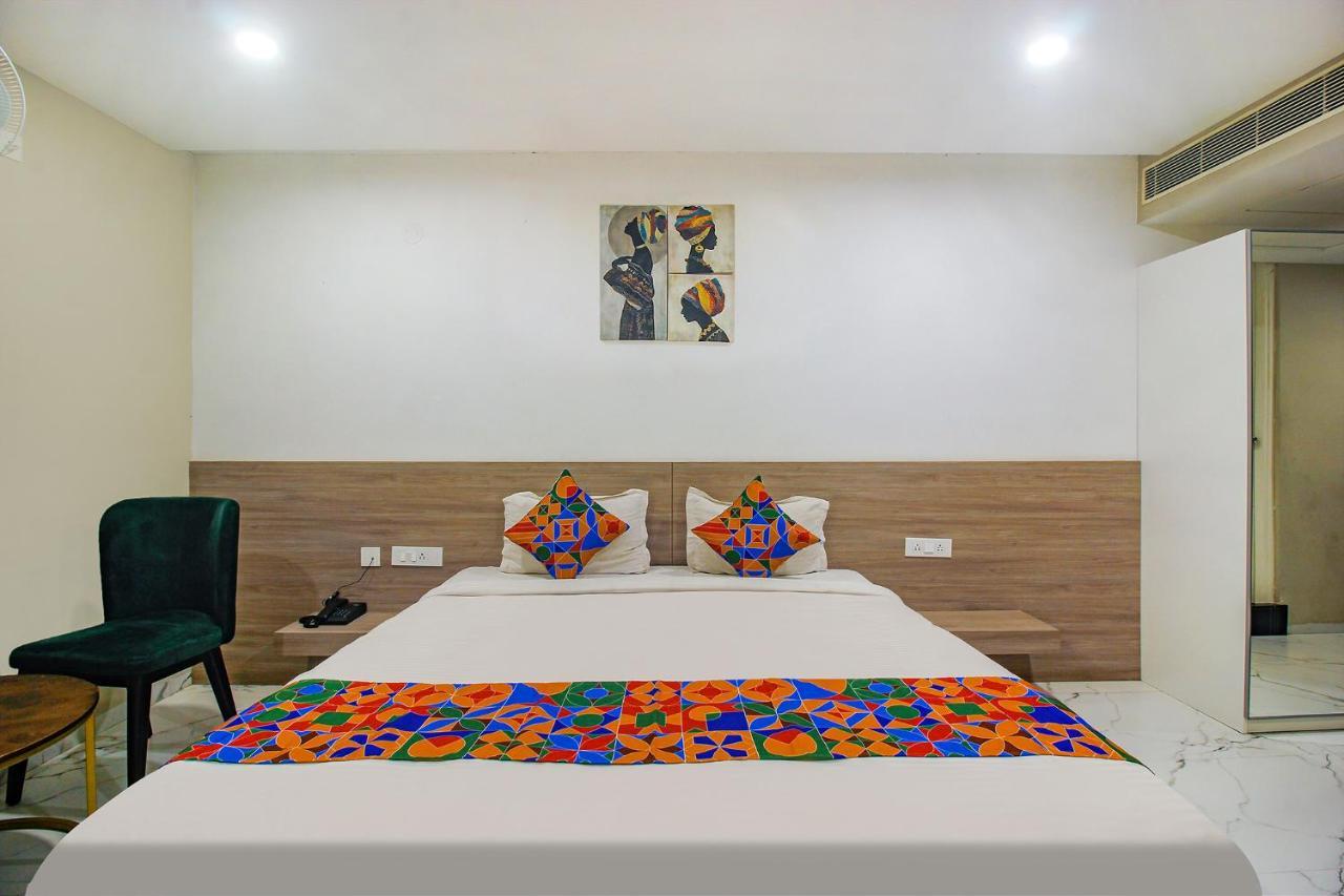 Fabhotel Ssr Fern Suites - 100M From Gsm Mall Madeenaguda Lingampalli Exteriér fotografie
