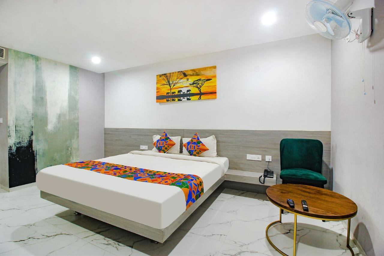 Fabhotel Ssr Fern Suites - 100M From Gsm Mall Madeenaguda Lingampalli Exteriér fotografie