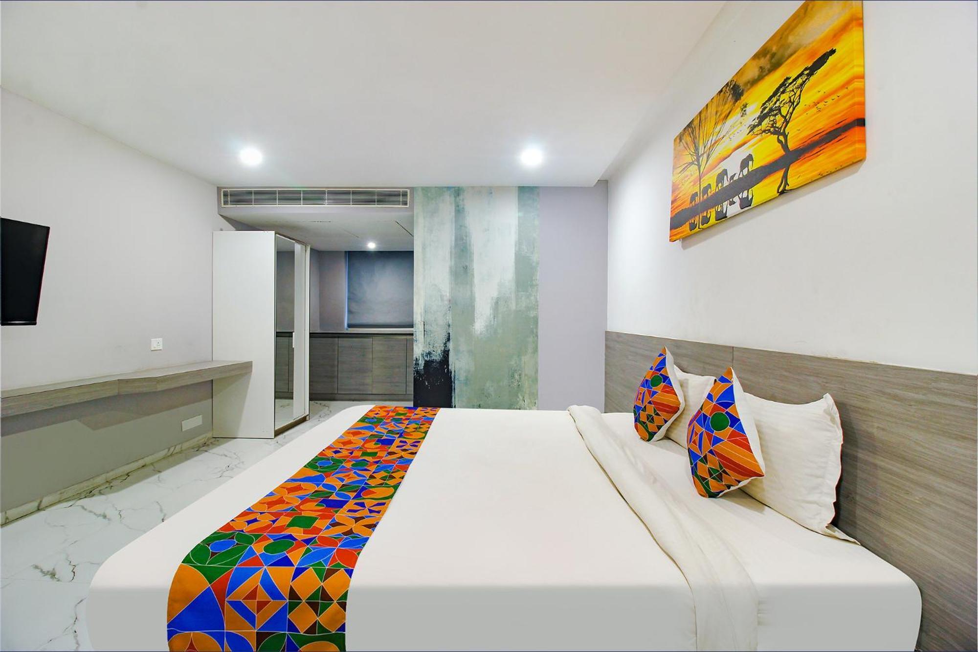 Fabhotel Ssr Fern Suites - 100M From Gsm Mall Madeenaguda Lingampalli Exteriér fotografie